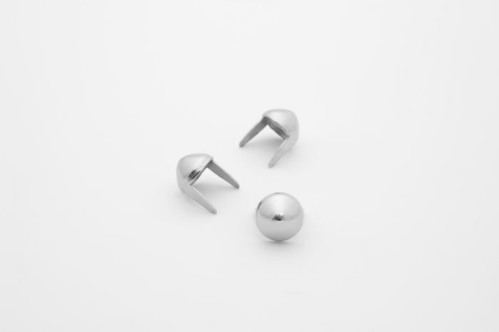 stud cone tiny silver product hero
