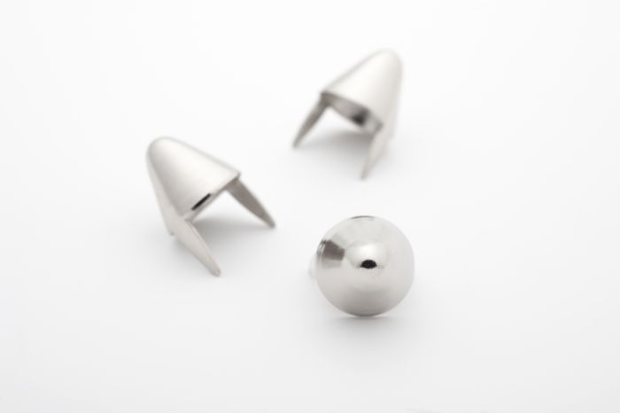 stud cones standard English77 silver product hero