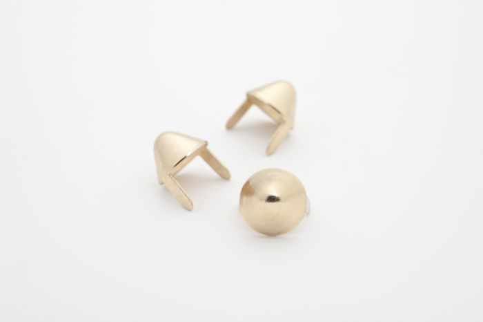 stud cones standard English77 golden product hero