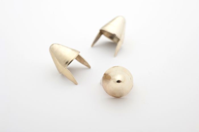 stud cones standard English77 golden product hero