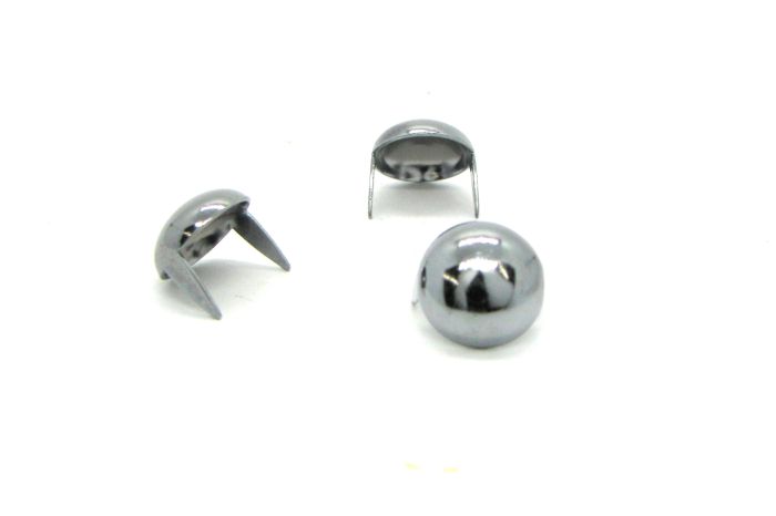 stud dome large chrome product hero