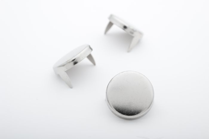 stud large flat circle silver product hero