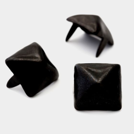 Size 13 Gunmetal off Pyramid Studs - bag of 100